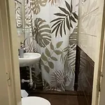 Arnold Apartmanhaz Buk