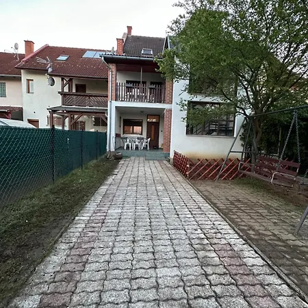 Arnold Apartmanhaz Appartement