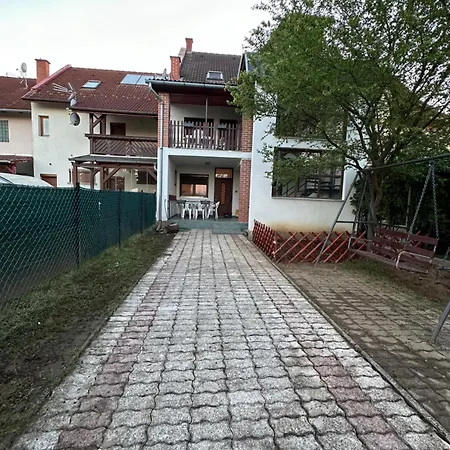 Arnold Apartmanhaz Apartment