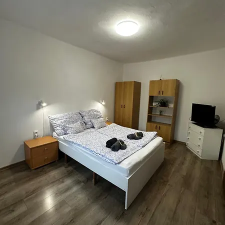 Arnold Apartmanhaz Apartment Buk