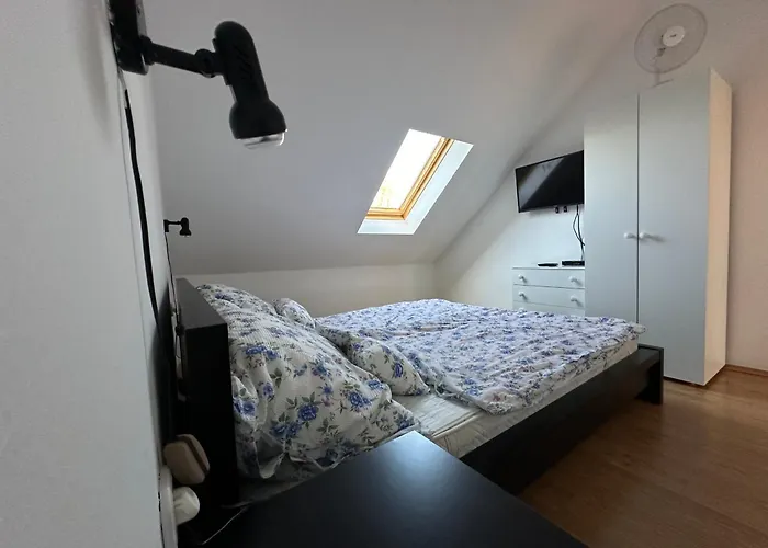 Arnold Apartmanhaz Buk